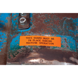 CINTA DE VINILO BRADY M21-750-595-OR FONDO ANARANJADO CON LETRAS NEGRAS DE 19.05MM X 6.4M